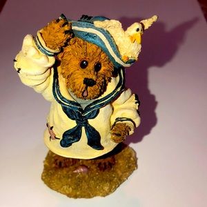 Boyd’s Bear collector figurine